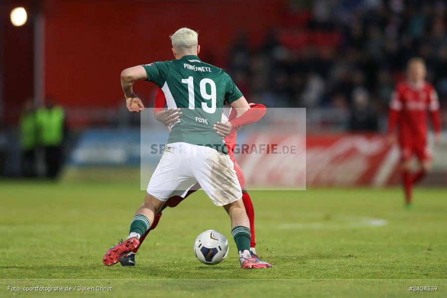 AKON Arena, Würzburg, 20.04.2024, sport, action, BFV, Fussball, April 2024, 30. Spieltag, Regionalliga Bayern, 1. FC Schweinfurt 1905, FC Würzburger Kickers - Bild-ID: 2404339