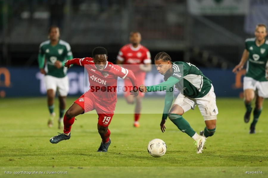AKON Arena, Würzburg, 20.04.2024, sport, action, BFV, Fussball, April 2024, 30. Spieltag, Regionalliga Bayern, 1. FC Schweinfurt 1905, FC Würzburger Kickers - Bild-ID: 2404374 AKON Arena, Würzburg, 20.04.2024, sport, action, BFV, Fussball, April 2024, 30. Spieltag, Regionalliga Bayern, 1. FC Schweinfurt 1905, FC Würzburger Kickers - Bild-ID: 2404374