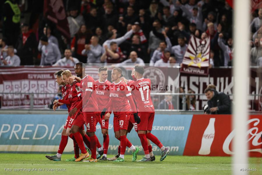 AKON Arena, Würzburg, 20.04.2024, sport, action, BFV, Fussball, April 2024, 30. Spieltag, Regionalliga Bayern, 1. FC Schweinfurt 1905, FC Würzburger Kickers - Bild-ID: 2404426