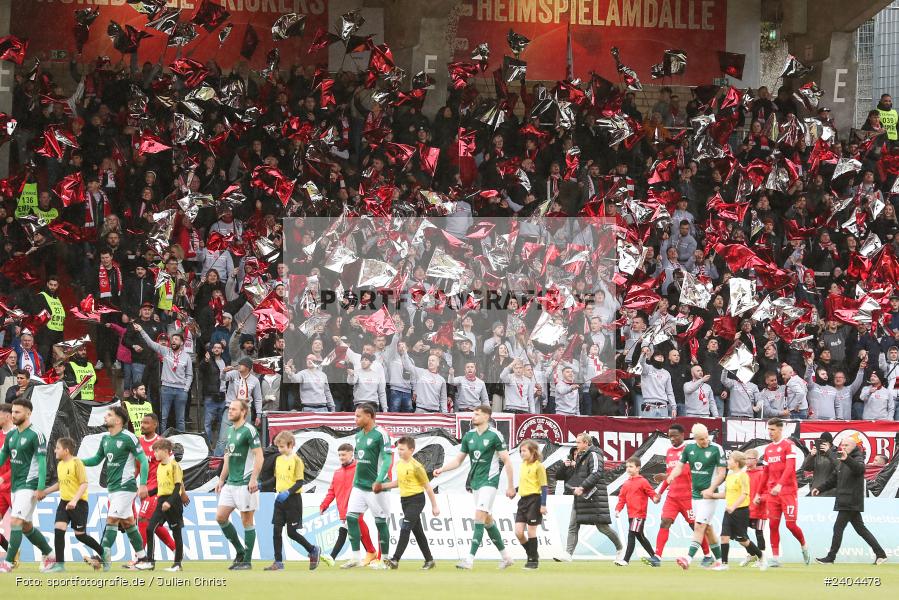 AKON Arena, Würzburg, 20.04.2024, sport, action, BFV, Fussball, April 2024, 30. Spieltag, Regionalliga Bayern, 1. FC Schweinfurt 1905, FC Würzburger Kickers - Bild-ID: 2404478