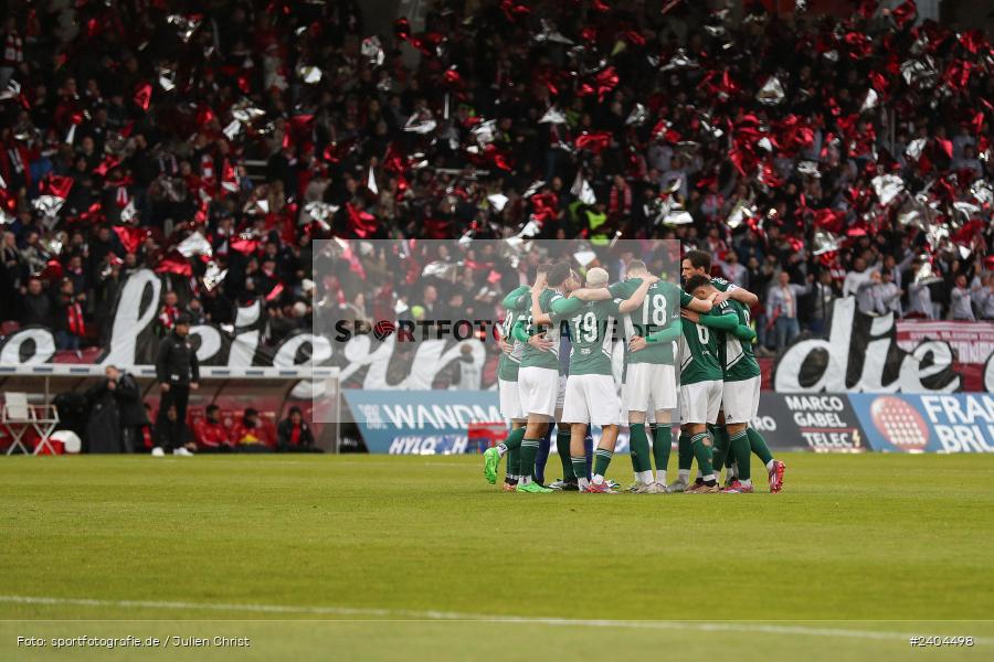 AKON Arena, Würzburg, 20.04.2024, sport, action, BFV, Fussball, April 2024, 30. Spieltag, Regionalliga Bayern, 1. FC Schweinfurt 1905, FC Würzburger Kickers - Bild-ID: 2404498