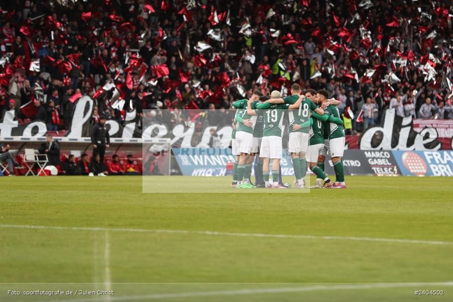 AKON Arena, Würzburg, 20.04.2024, sport, action, BFV, Fussball, April 2024, 30. Spieltag, Regionalliga Bayern, 1. FC Schweinfurt 1905, FC Würzburger Kickers - Bild-ID: 2404502