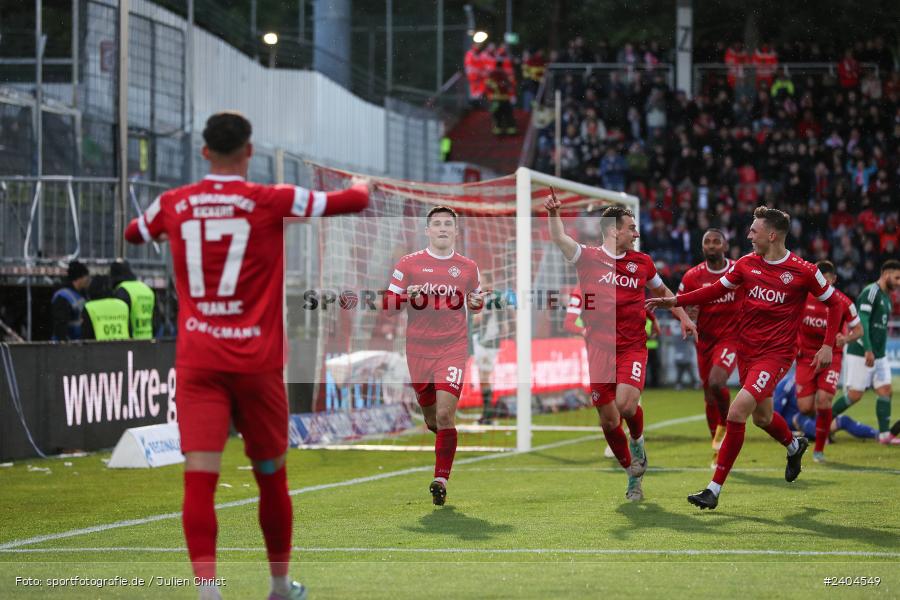 AKON Arena, Würzburg, 20.04.2024, sport, action, BFV, Fussball, April 2024, 30. Spieltag, Regionalliga Bayern, 1. FC Schweinfurt 1905, FC Würzburger Kickers - Bild-ID: 2404549