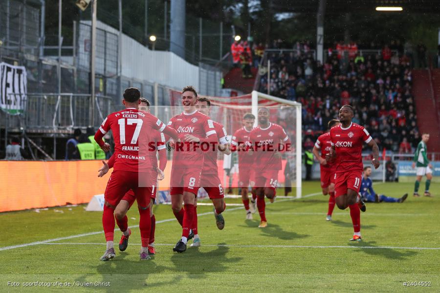 AKON Arena, Würzburg, 20.04.2024, sport, action, BFV, Fussball, April 2024, 30. Spieltag, Regionalliga Bayern, 1. FC Schweinfurt 1905, FC Würzburger Kickers - Bild-ID: 2404552