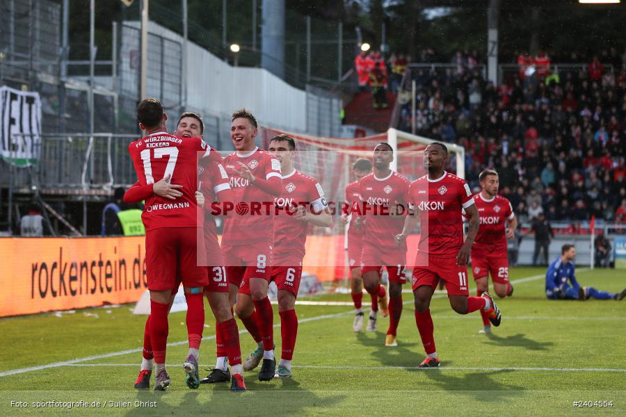 AKON Arena, Würzburg, 20.04.2024, sport, action, BFV, Fussball, April 2024, 30. Spieltag, Regionalliga Bayern, 1. FC Schweinfurt 1905, FC Würzburger Kickers - Bild-ID: 2404554