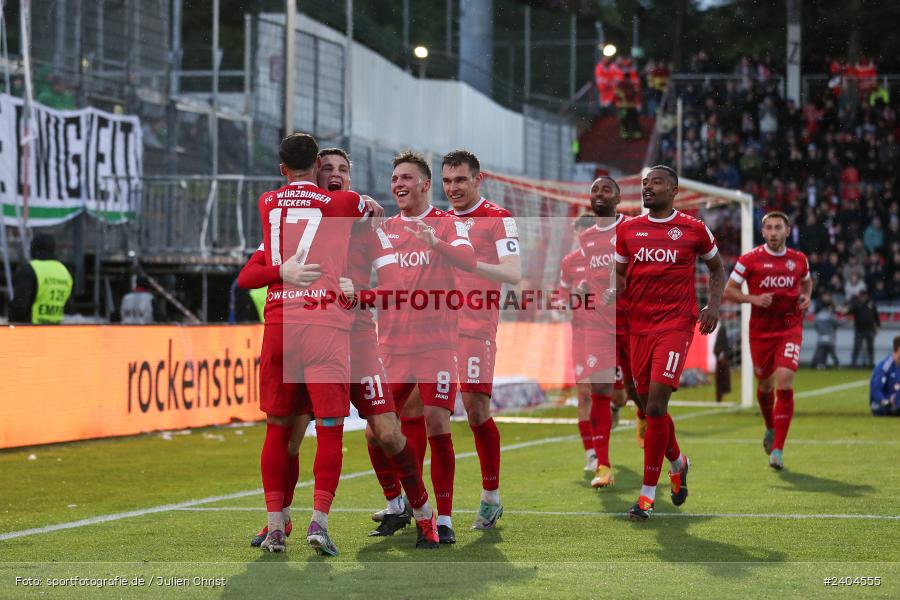 AKON Arena, Würzburg, 20.04.2024, sport, action, BFV, Fussball, April 2024, 30. Spieltag, Regionalliga Bayern, 1. FC Schweinfurt 1905, FC Würzburger Kickers - Bild-ID: 2404555