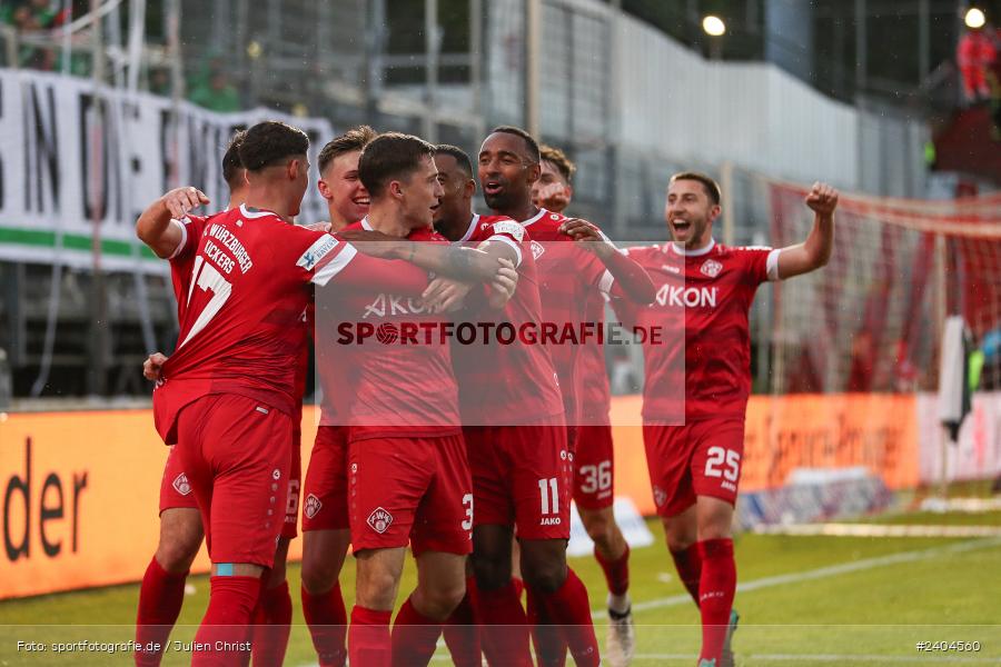 AKON Arena, Würzburg, 20.04.2024, sport, action, BFV, Fussball, April 2024, 30. Spieltag, Regionalliga Bayern, 1. FC Schweinfurt 1905, FC Würzburger Kickers - Bild-ID: 2404560