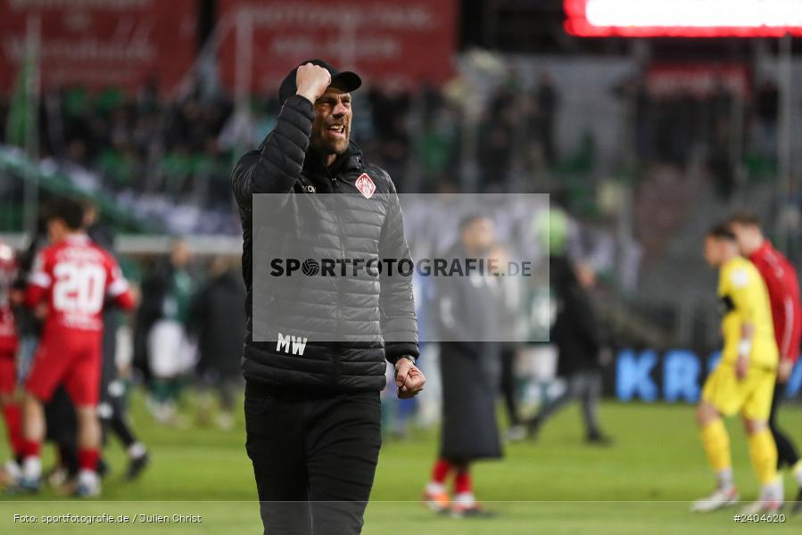 AKON Arena, Würzburg, 20.04.2024, sport, action, BFV, Fussball, April 2024, 30. Spieltag, Regionalliga Bayern, 1. FC Schweinfurt 1905, FC Würzburger Kickers - Bild-ID: 2404620