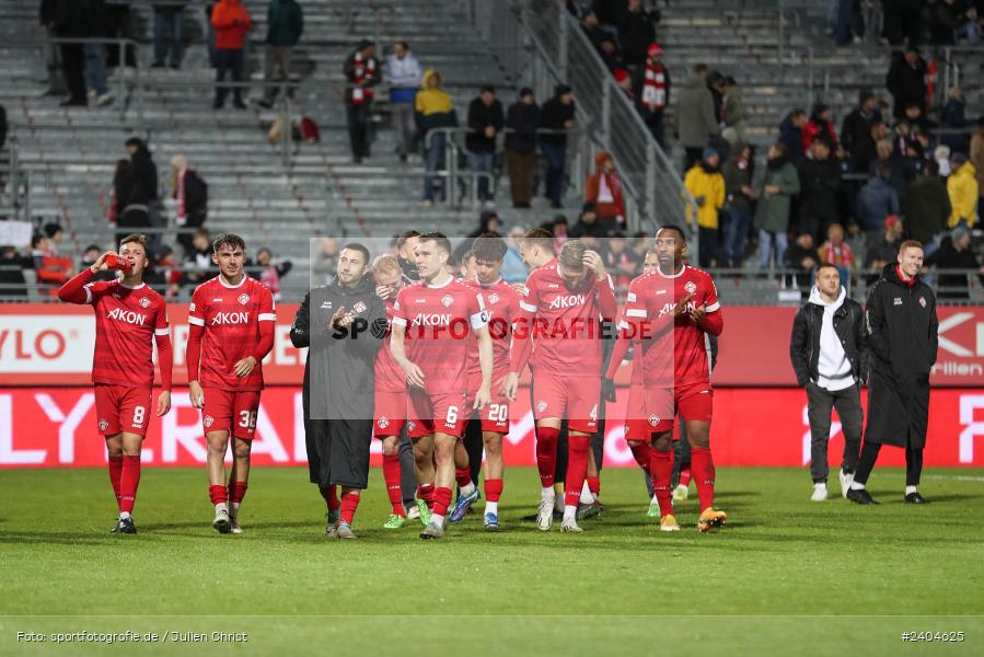 AKON Arena, Würzburg, 20.04.2024, sport, action, BFV, Fussball, April 2024, 30. Spieltag, Regionalliga Bayern, 1. FC Schweinfurt 1905, FC Würzburger Kickers - Bild-ID: 2404625