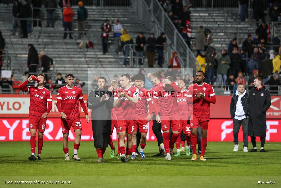 AKON Arena, Würzburg, 20.04.2024, sport, action, BFV, Fussball, April 2024, 30. Spieltag, Regionalliga Bayern, 1. FC Schweinfurt 1905, FC Würzburger Kickers - Bild-ID: 2404627