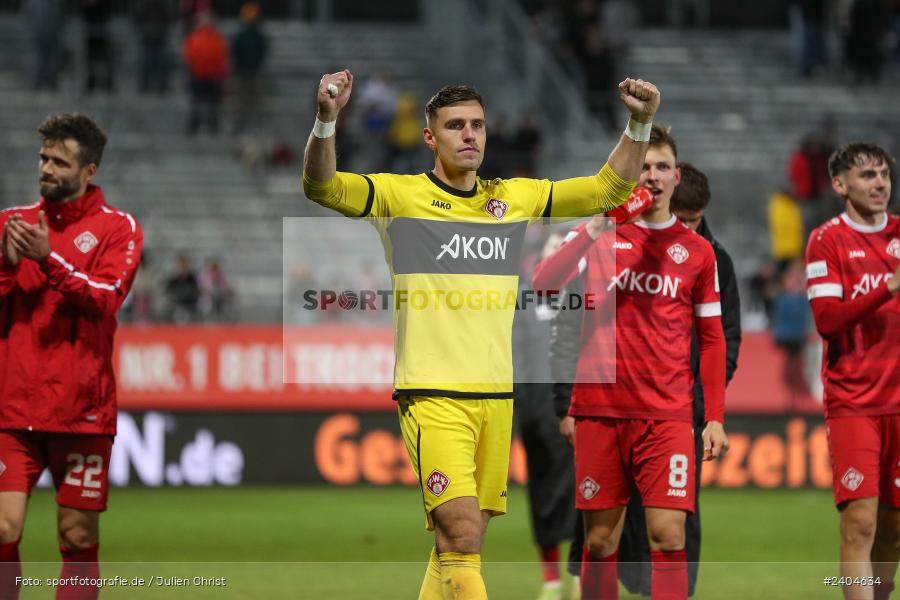 AKON Arena, Würzburg, 20.04.2024, sport, action, BFV, Fussball, April 2024, 30. Spieltag, Regionalliga Bayern, 1. FC Schweinfurt 1905, FC Würzburger Kickers - Bild-ID: 2404634