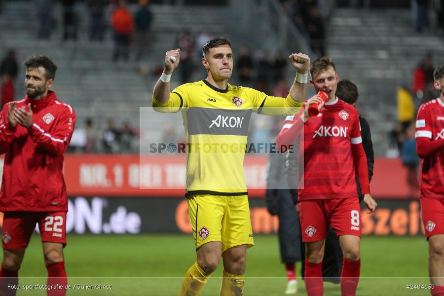 AKON Arena, Würzburg, 20.04.2024, sport, action, BFV, Fussball, April 2024, 30. Spieltag, Regionalliga Bayern, 1. FC Schweinfurt 1905, FC Würzburger Kickers - Bild-ID: 2404635
