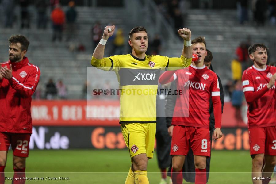 AKON Arena, Würzburg, 20.04.2024, sport, action, BFV, Fussball, April 2024, 30. Spieltag, Regionalliga Bayern, 1. FC Schweinfurt 1905, FC Würzburger Kickers - Bild-ID: 2404637