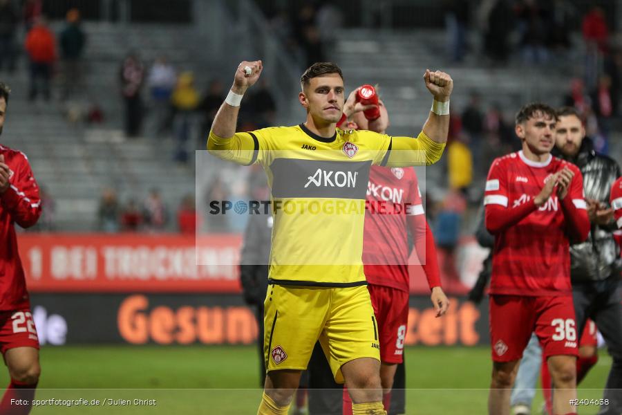AKON Arena, Würzburg, 20.04.2024, sport, action, BFV, Fussball, April 2024, 30. Spieltag, Regionalliga Bayern, 1. FC Schweinfurt 1905, FC Würzburger Kickers - Bild-ID: 2404638