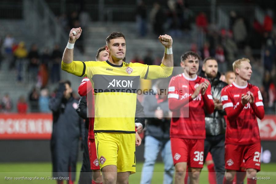 AKON Arena, Würzburg, 20.04.2024, sport, action, BFV, Fussball, April 2024, 30. Spieltag, Regionalliga Bayern, 1. FC Schweinfurt 1905, FC Würzburger Kickers - Bild-ID: 2404639
