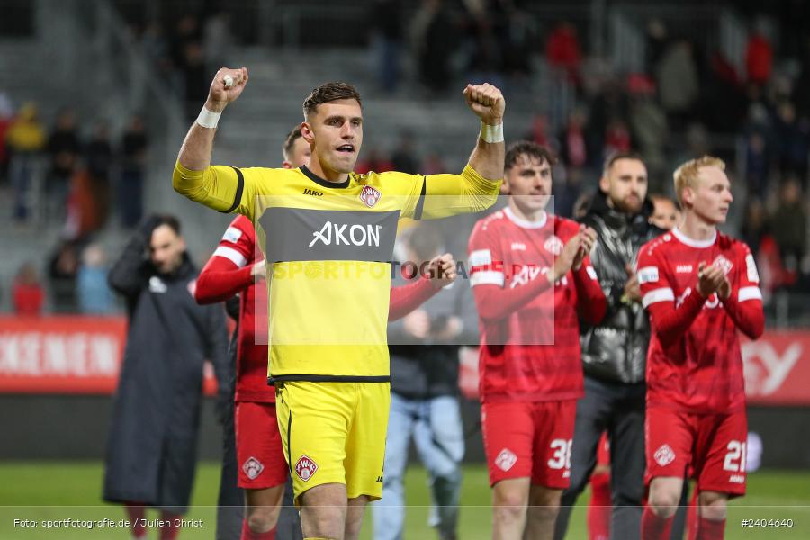 AKON Arena, Würzburg, 20.04.2024, sport, action, BFV, Fussball, April 2024, 30. Spieltag, Regionalliga Bayern, 1. FC Schweinfurt 1905, FC Würzburger Kickers - Bild-ID: 2404640