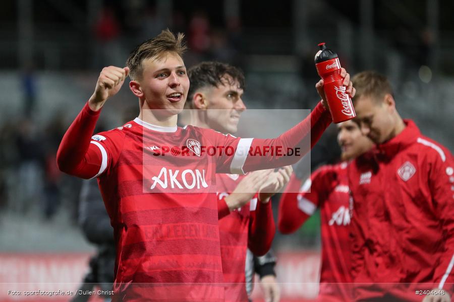 AKON Arena, Würzburg, 20.04.2024, sport, action, BFV, Fussball, April 2024, 30. Spieltag, Regionalliga Bayern, 1. FC Schweinfurt 1905, FC Würzburger Kickers - Bild-ID: 2404648