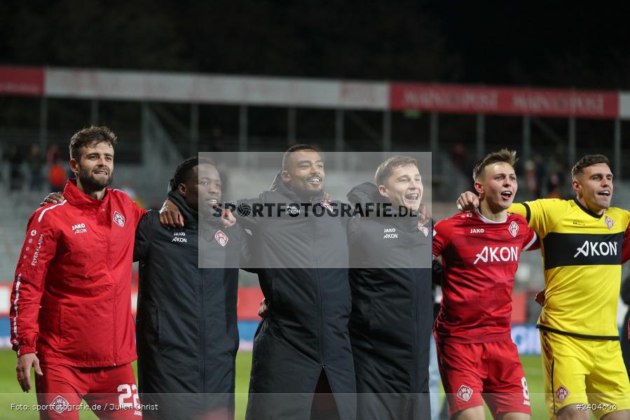 AKON Arena, Würzburg, 20.04.2024, sport, action, BFV, Fussball, April 2024, 30. Spieltag, Regionalliga Bayern, 1. FC Schweinfurt 1905, FC Würzburger Kickers - Bild-ID: 2404656