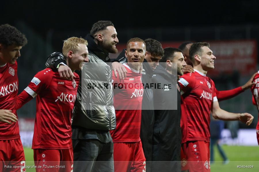 AKON Arena, Würzburg, 20.04.2024, sport, action, BFV, Fussball, April 2024, 30. Spieltag, Regionalliga Bayern, 1. FC Schweinfurt 1905, FC Würzburger Kickers - Bild-ID: 2404659