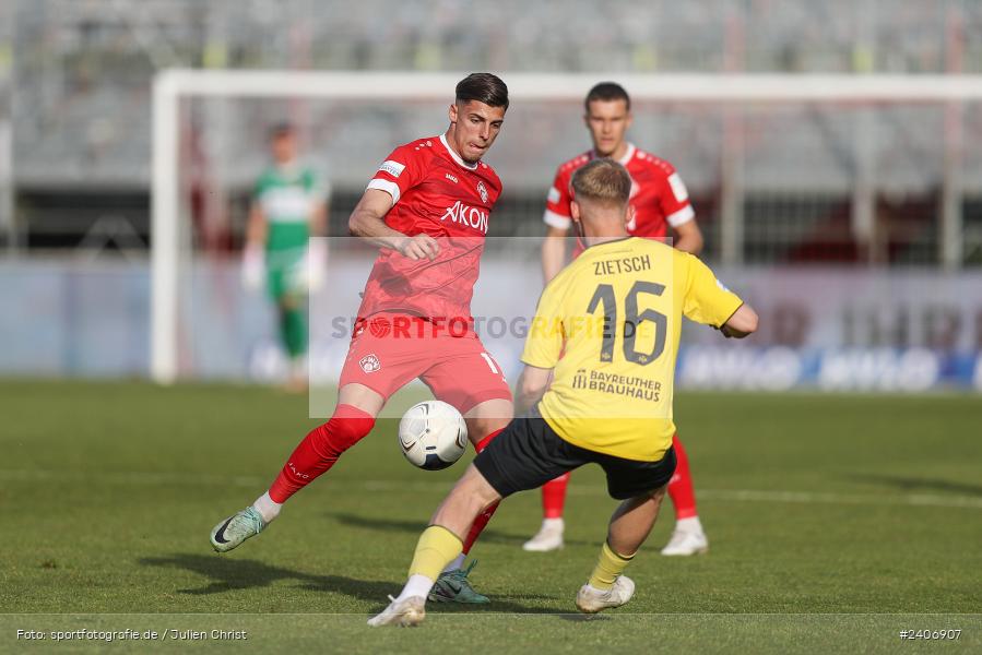 AKON Arena, Würzburg, 30.04.2024, sport, action, BFV, Fussball, April 2024, 32. Spieltag, Regionalliga Bayern, BAY, FWK, SpVgg Bayreuth, FC Würzburger Kickers - Bild-ID: 2406907