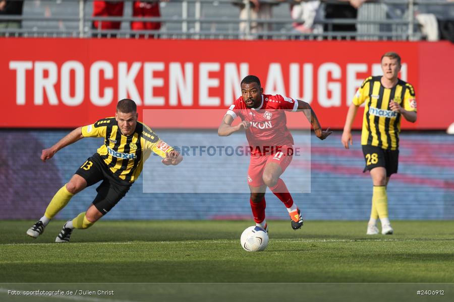 AKON Arena, Würzburg, 30.04.2024, sport, action, BFV, Fussball, April 2024, 32. Spieltag, Regionalliga Bayern, BAY, FWK, SpVgg Bayreuth, FC Würzburger Kickers - Bild-ID: 2406912