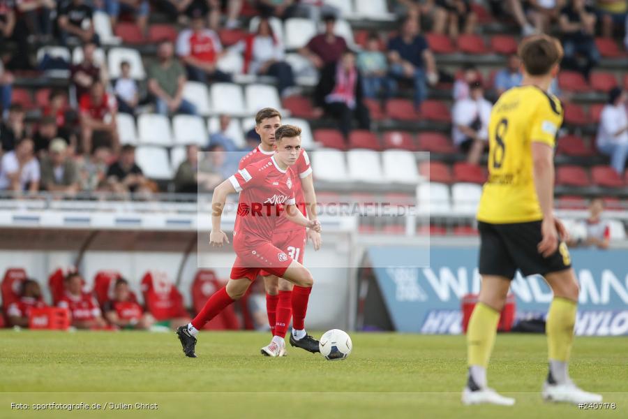 AKON Arena, Würzburg, 30.04.2024, sport, action, BFV, Fussball, April 2024, 32. Spieltag, Regionalliga Bayern, BAY, FWK, SpVgg Bayreuth, FC Würzburger Kickers - Bild-ID: 2407178