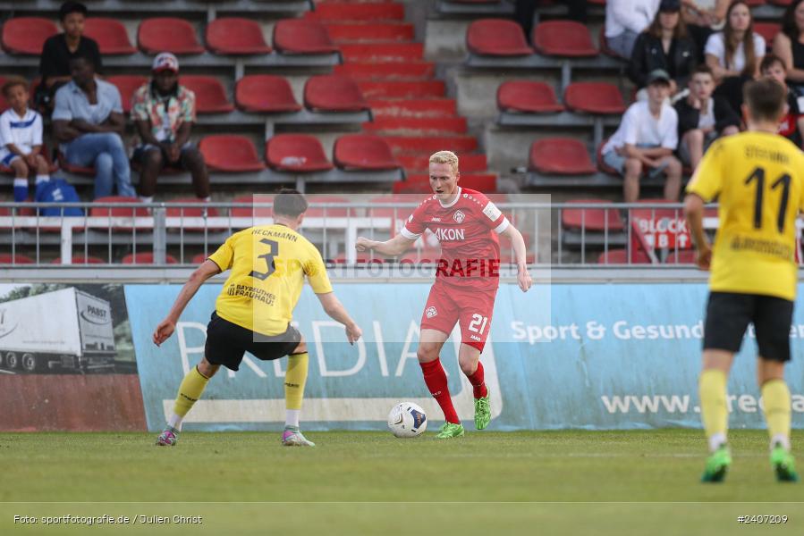 AKON Arena, Würzburg, 30.04.2024, sport, action, BFV, Fussball, April 2024, 32. Spieltag, Regionalliga Bayern, BAY, FWK, SpVgg Bayreuth, FC Würzburger Kickers - Bild-ID: 2407209