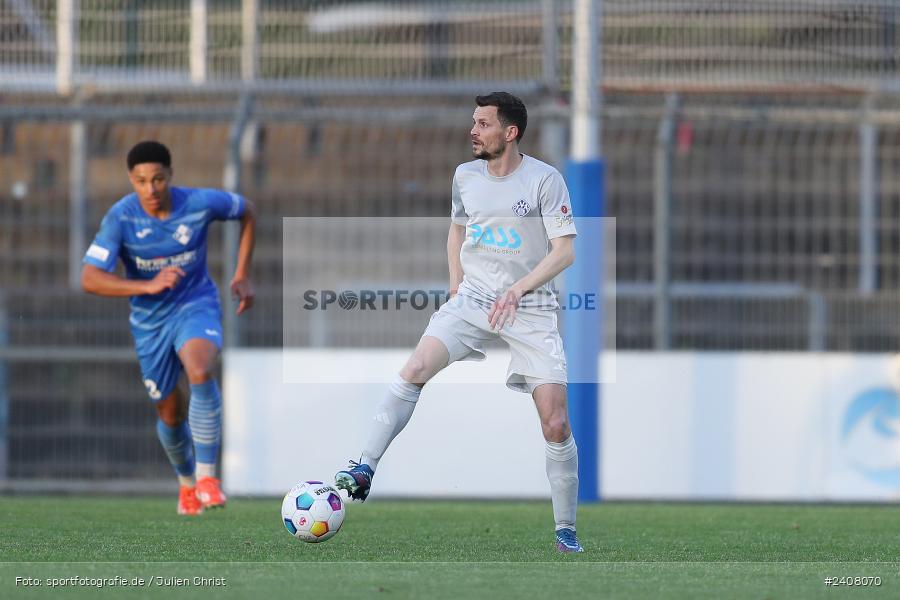 Stadion am Schönbusch, Aschaffenburg, 03.05.2024, sport, action, BFV, Fussball, Mai 2024, 33. Spieltag, Regionalliga Bayern, FVI, SVA, FV Illertissen, SV Viktoria Aschaffenburg - Bild-ID: 2408070