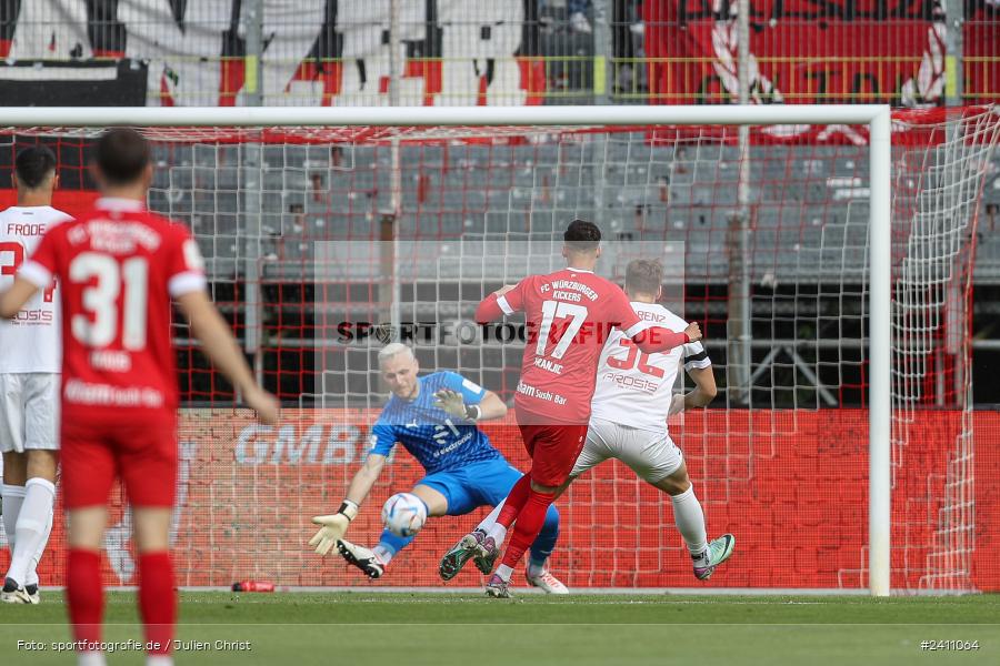 sport, action, Würzburg, Toto-Pokal Finale, Mai 2024, Landespokal-Finale, Fussball, Finaltag der Amateure 2024, Finaltag, FWK, FCI, FC Würzburger Kickers, FC Ingolstadt 04, BFV, AKON Arena, 25.05.2024 - Bild-ID: 2411064 sport, action, Würzburg, Toto-Pokal Finale, Mai 2024, Landespokal-Finale, Fussball, Finaltag der Amateure 2024, Finaltag, FWK, FCI, FC Würzburger Kickers, FC Ingolstadt 04, BFV, AKON Arena, 25.05.2024 - Bild-ID: 2411064