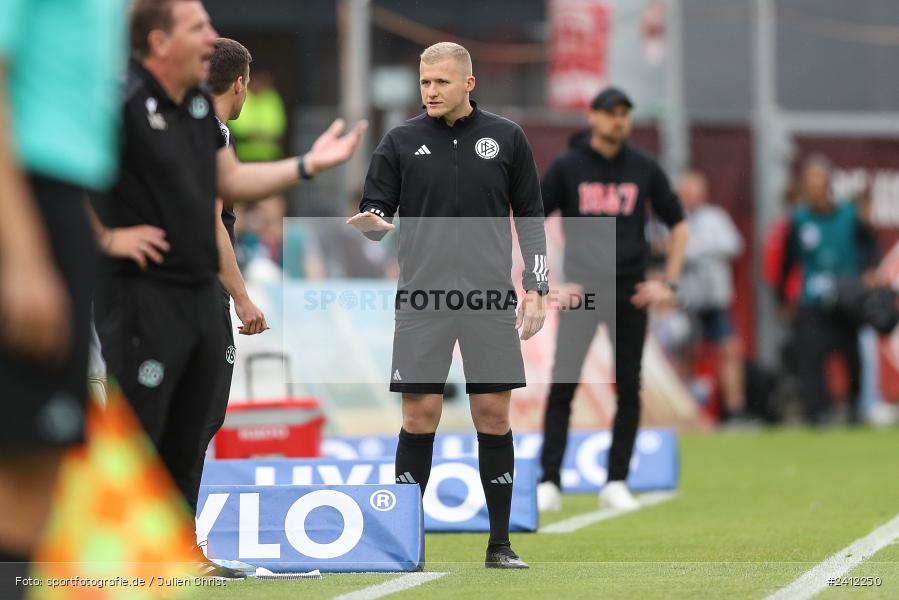 AKON Arena, Würzburg, 29.05.2024, sport, action, DFB, Fussball, Relegation, Relegation zur 3. Liga, H96, FWK, Hannover 96 II, FC Würzburger Kickers - Bild-ID: 2412250