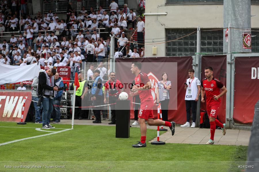 AKON Arena, Würzburg, 29.05.2024, sport, action, DFB, Fussball, Relegation, Relegation zur 3. Liga, H96, FWK, Hannover 96 II, FC Würzburger Kickers - Bild-ID: 2412492 AKON Arena, Würzburg, 29.05.2024, sport, action, DFB, Fussball, Relegation, Relegation zur 3. Liga, H96, FWK, Hannover 96 II, FC Würzburger Kickers - Bild-ID: 2412492