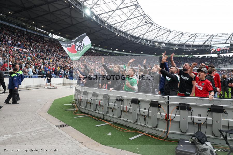 Heinz von Heiden Arena, Hannover, 02.06.2024, sport, action, DFB, Fussball, Regionalliga Nordost, Regionalliga Bayern, Relegation, Relegation zur 3. Liga, FWK, H96, FC Würzburger Kickers, Hannover 96 II - Bild-ID: 2413923