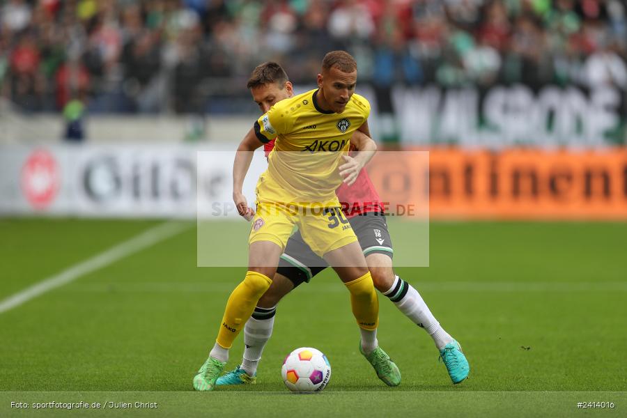 Heinz von Heiden Arena, Hannover, 02.06.2024, sport, action, DFB, Fussball, Regionalliga Nordost, Regionalliga Bayern, Relegation, Relegation zur 3. Liga, FWK, H96, FC Würzburger Kickers, Hannover 96 II - Bild-ID: 2414016