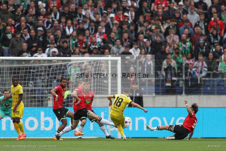 Heinz von Heiden Arena, Hannover, 02.06.2024, sport, action, DFB, Fussball, Regionalliga Nordost, Regionalliga Bayern, Relegation, Relegation zur 3. Liga, FWK, H96, FC Würzburger Kickers, Hannover 96 II - Bild-ID: 2414037