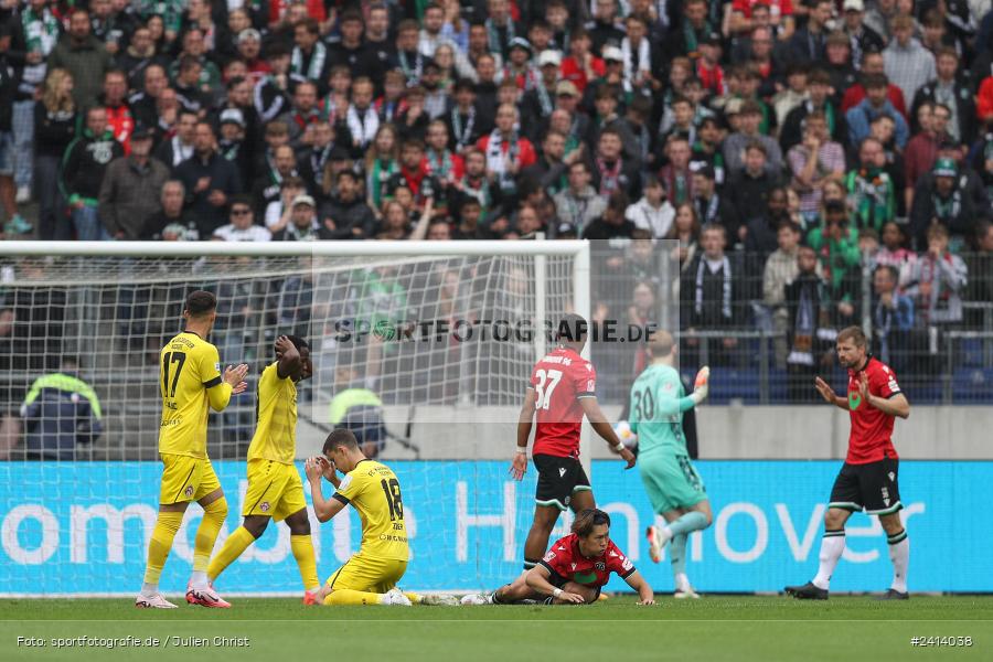 Heinz von Heiden Arena, Hannover, 02.06.2024, sport, action, DFB, Fussball, Regionalliga Nordost, Regionalliga Bayern, Relegation, Relegation zur 3. Liga, FWK, H96, FC Würzburger Kickers, Hannover 96 II - Bild-ID: 2414038