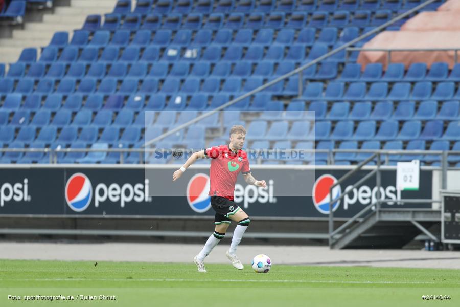 Heinz von Heiden Arena, Hannover, 02.06.2024, sport, action, DFB, Fussball, Regionalliga Nordost, Regionalliga Bayern, Relegation, Relegation zur 3. Liga, FWK, H96, FC Würzburger Kickers, Hannover 96 II - Bild-ID: 2414044