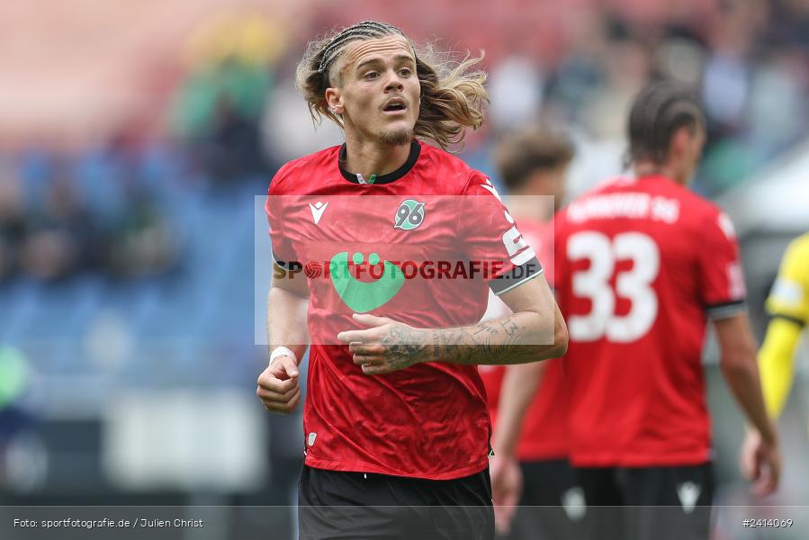 Heinz von Heiden Arena, Hannover, 02.06.2024, sport, action, DFB, Fussball, Regionalliga Nordost, Regionalliga Bayern, Relegation, Relegation zur 3. Liga, FWK, H96, FC Würzburger Kickers, Hannover 96 II - Bild-ID: 2414069 Heinz von Heiden Arena, Hannover, 02.06.2024, sport, action, DFB, Fussball, Regionalliga Nordost, Regionalliga Bayern, Relegation, Relegation zur 3. Liga, FWK, H96, FC Würzburger Kickers, Hannover 96 II - Bild-ID: 2414069