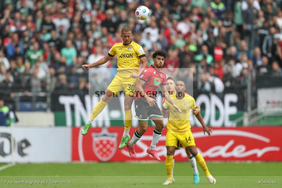 Heinz von Heiden Arena, Hannover, 02.06.2024, sport, action, DFB, Fussball, Regionalliga Nordost, Regionalliga Bayern, Relegation, Relegation zur 3. Liga, FWK, H96, FC Würzburger Kickers, Hannover 96 II - Bild-ID: 2414086