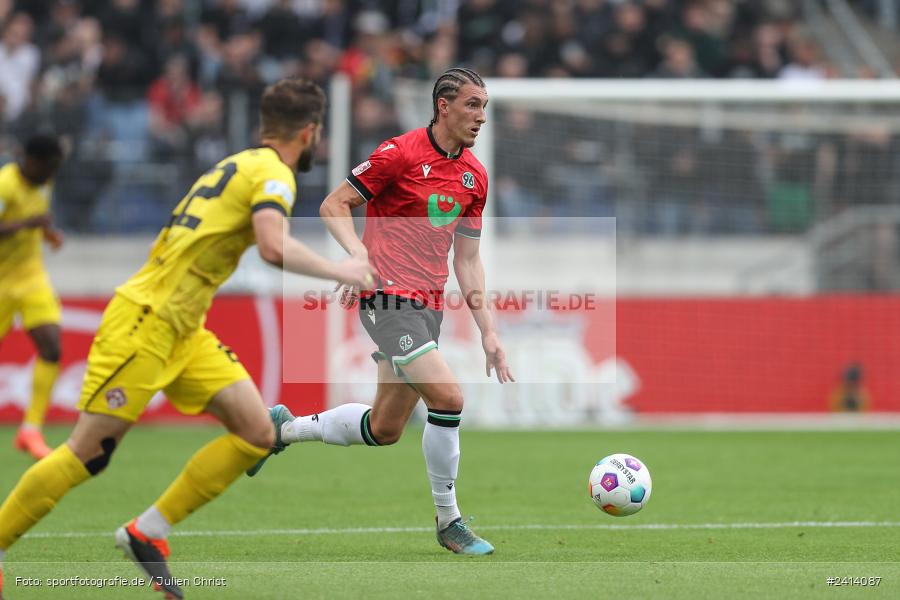 Heinz von Heiden Arena, Hannover, 02.06.2024, sport, action, DFB, Fussball, Regionalliga Nordost, Regionalliga Bayern, Relegation, Relegation zur 3. Liga, FWK, H96, FC Würzburger Kickers, Hannover 96 II - Bild-ID: 2414087