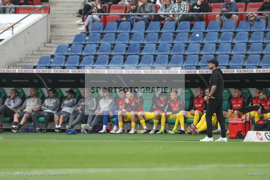 Heinz von Heiden Arena, Hannover, 02.06.2024, sport, action, DFB, Fussball, Regionalliga Nordost, Regionalliga Bayern, Relegation, Relegation zur 3. Liga, FWK, H96, FC Würzburger Kickers, Hannover 96 II - Bild-ID: 2414102