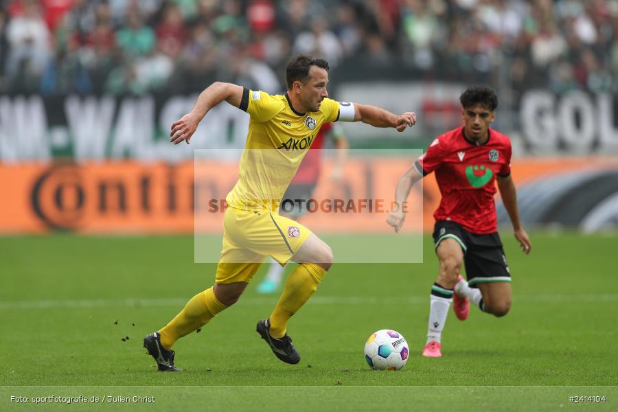 Heinz von Heiden Arena, Hannover, 02.06.2024, sport, action, DFB, Fussball, Regionalliga Nordost, Regionalliga Bayern, Relegation, Relegation zur 3. Liga, FWK, H96, FC Würzburger Kickers, Hannover 96 II - Bild-ID: 2414104