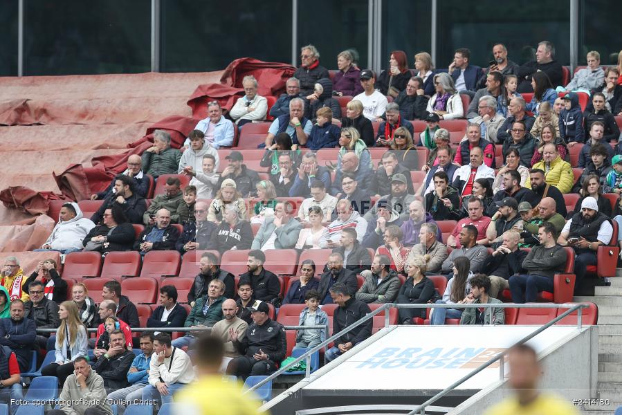 Heinz von Heiden Arena, Hannover, 02.06.2024, sport, action, DFB, Fussball, Regionalliga Nordost, Regionalliga Bayern, Relegation, Relegation zur 3. Liga, FWK, H96, FC Würzburger Kickers, Hannover 96 II - Bild-ID: 2414180