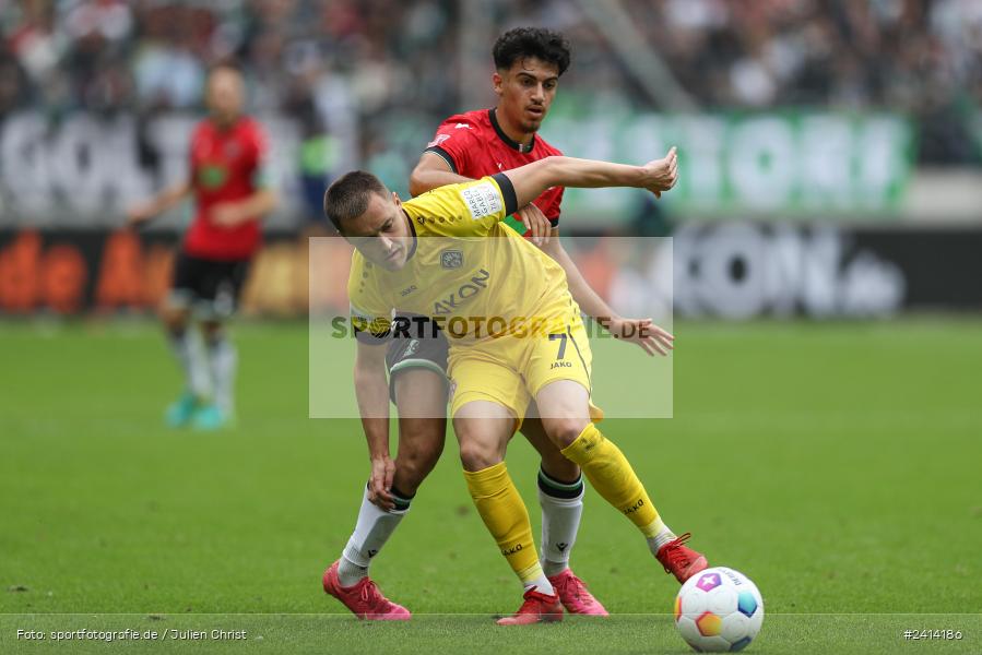 Heinz von Heiden Arena, Hannover, 02.06.2024, sport, action, DFB, Fussball, Regionalliga Nordost, Regionalliga Bayern, Relegation, Relegation zur 3. Liga, FWK, H96, FC Würzburger Kickers, Hannover 96 II - Bild-ID: 2414186