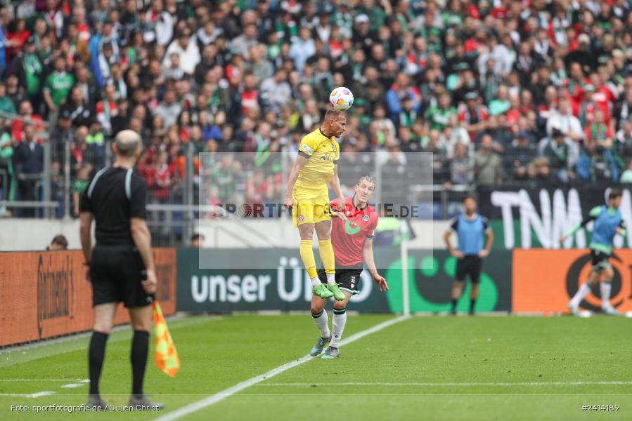 Heinz von Heiden Arena, Hannover, 02.06.2024, sport, action, DFB, Fussball, Regionalliga Nordost, Regionalliga Bayern, Relegation, Relegation zur 3. Liga, FWK, H96, FC Würzburger Kickers, Hannover 96 II - Bild-ID: 2414189