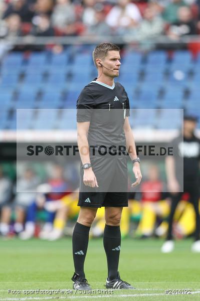 Heinz von Heiden Arena, Hannover, 02.06.2024, sport, action, DFB, Fussball, Regionalliga Nordost, Regionalliga Bayern, Relegation, Relegation zur 3. Liga, FWK, H96, FC Würzburger Kickers, Hannover 96 II - Bild-ID: 2414192