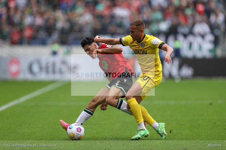 Heinz von Heiden Arena, Hannover, 02.06.2024, sport, action, DFB, Fussball, Regionalliga Nordost, Regionalliga Bayern, Relegation, Relegation zur 3. Liga, FWK, H96, FC Würzburger Kickers, Hannover 96 II - Bild-ID: 2414198