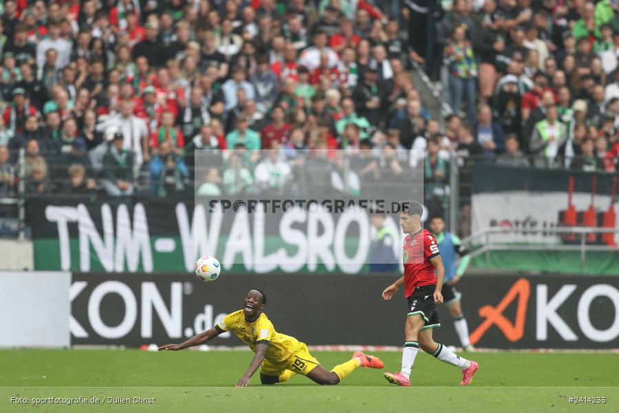 Heinz von Heiden Arena, Hannover, 02.06.2024, sport, action, DFB, Fussball, Regionalliga Nordost, Regionalliga Bayern, Relegation, Relegation zur 3. Liga, FWK, H96, FC Würzburger Kickers, Hannover 96 II - Bild-ID: 2414233