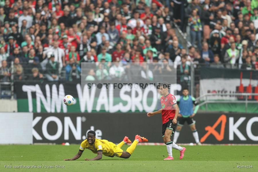 Heinz von Heiden Arena, Hannover, 02.06.2024, sport, action, DFB, Fussball, Regionalliga Nordost, Regionalliga Bayern, Relegation, Relegation zur 3. Liga, FWK, H96, FC Würzburger Kickers, Hannover 96 II - Bild-ID: 2414234