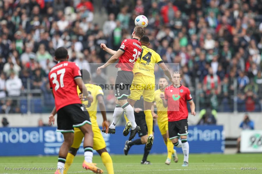 Heinz von Heiden Arena, Hannover, 02.06.2024, sport, action, DFB, Fussball, Regionalliga Nordost, Regionalliga Bayern, Relegation, Relegation zur 3. Liga, FWK, H96, FC Würzburger Kickers, Hannover 96 II - Bild-ID: 2414240 Heinz von Heiden Arena, Hannover, 02.06.2024, sport, action, DFB, Fussball, Regionalliga Nordost, Regionalliga Bayern, Relegation, Relegation zur 3. Liga, FWK, H96, FC Würzburger Kickers, Hannover 96 II - Bild-ID: 2414240