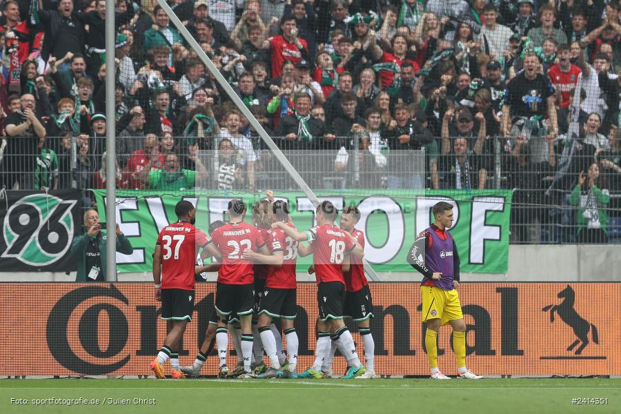 Heinz von Heiden Arena, Hannover, 02.06.2024, sport, action, DFB, Fussball, Regionalliga Nordost, Regionalliga Bayern, Relegation, Relegation zur 3. Liga, FWK, H96, FC Würzburger Kickers, Hannover 96 II - Bild-ID: 2414351